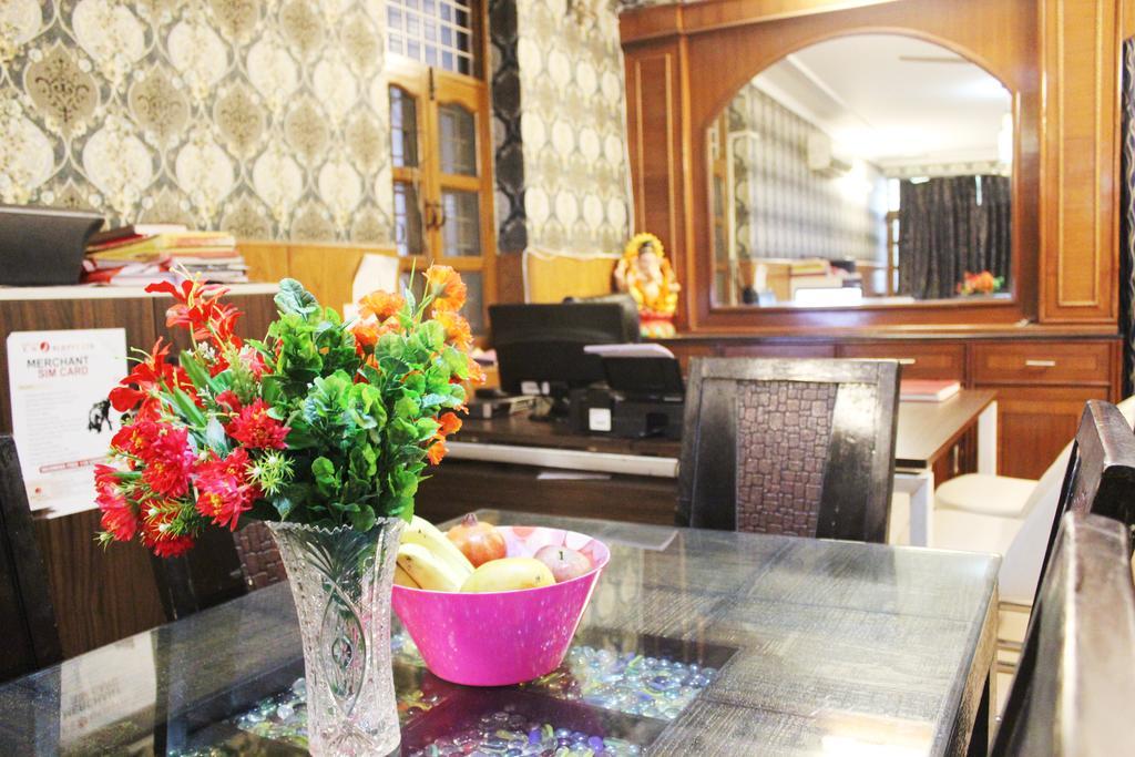 Hotel Delhi Marine Club C6 Vasant Kunj Yeni Delhi Dış mekan fotoğraf