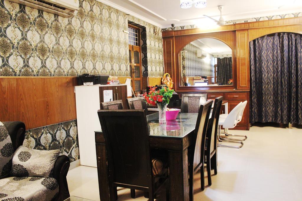 Hotel Delhi Marine Club C6 Vasant Kunj Yeni Delhi Dış mekan fotoğraf