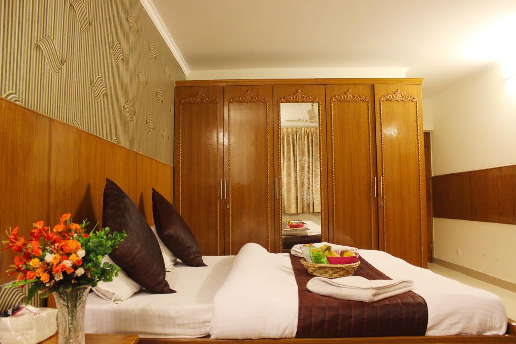 Hotel Delhi Marine Club C6 Vasant Kunj Yeni Delhi Dış mekan fotoğraf