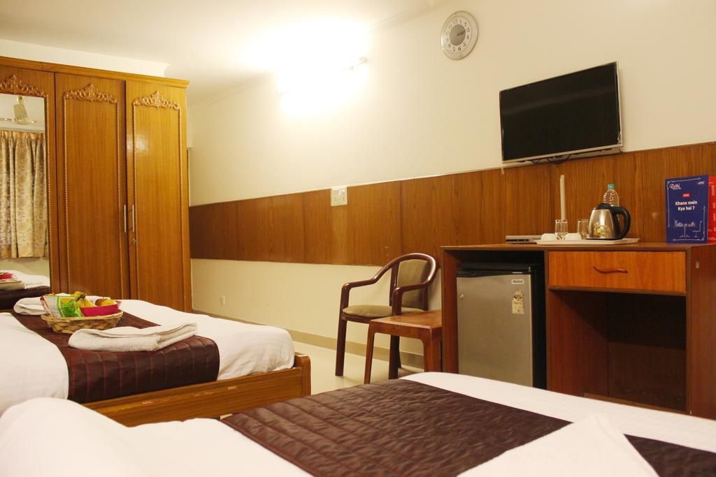 Hotel Delhi Marine Club C6 Vasant Kunj Yeni Delhi Dış mekan fotoğraf